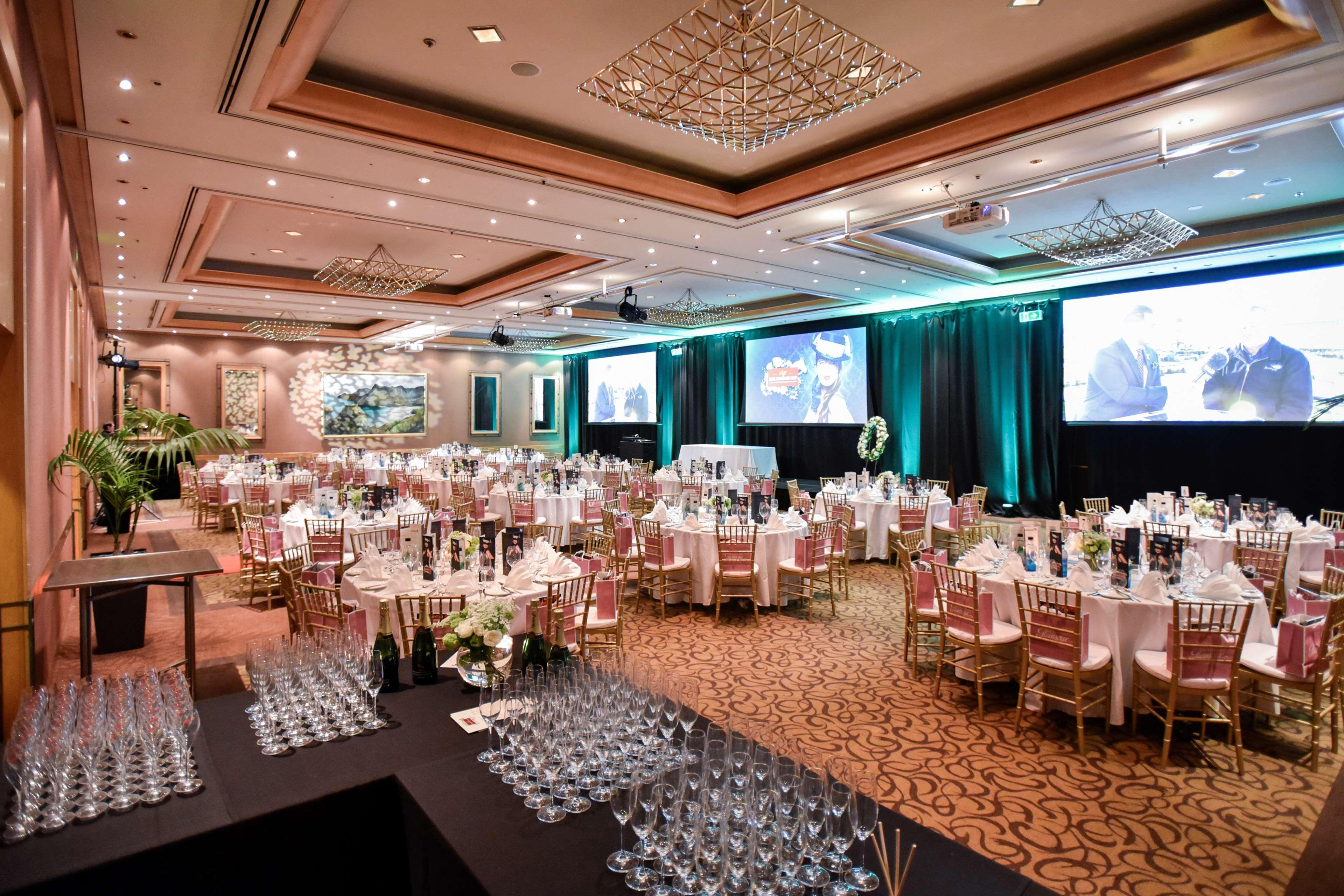 Hotel Jw Marriott Auckland Zewnętrze zdjęcie The ballroom at the 2011 awards ceremony
